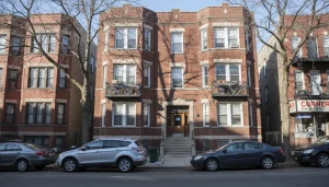 THE $844 CHICAGO STEAL: LIVE IN THE WINDY CITY WITHOUT SELLING YOUR SOUL OR YOUR ORGANSCOPY