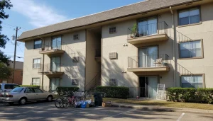 $1029 Houston Room: Quit Giving Your Entire Paycheck To Soulless Landlords